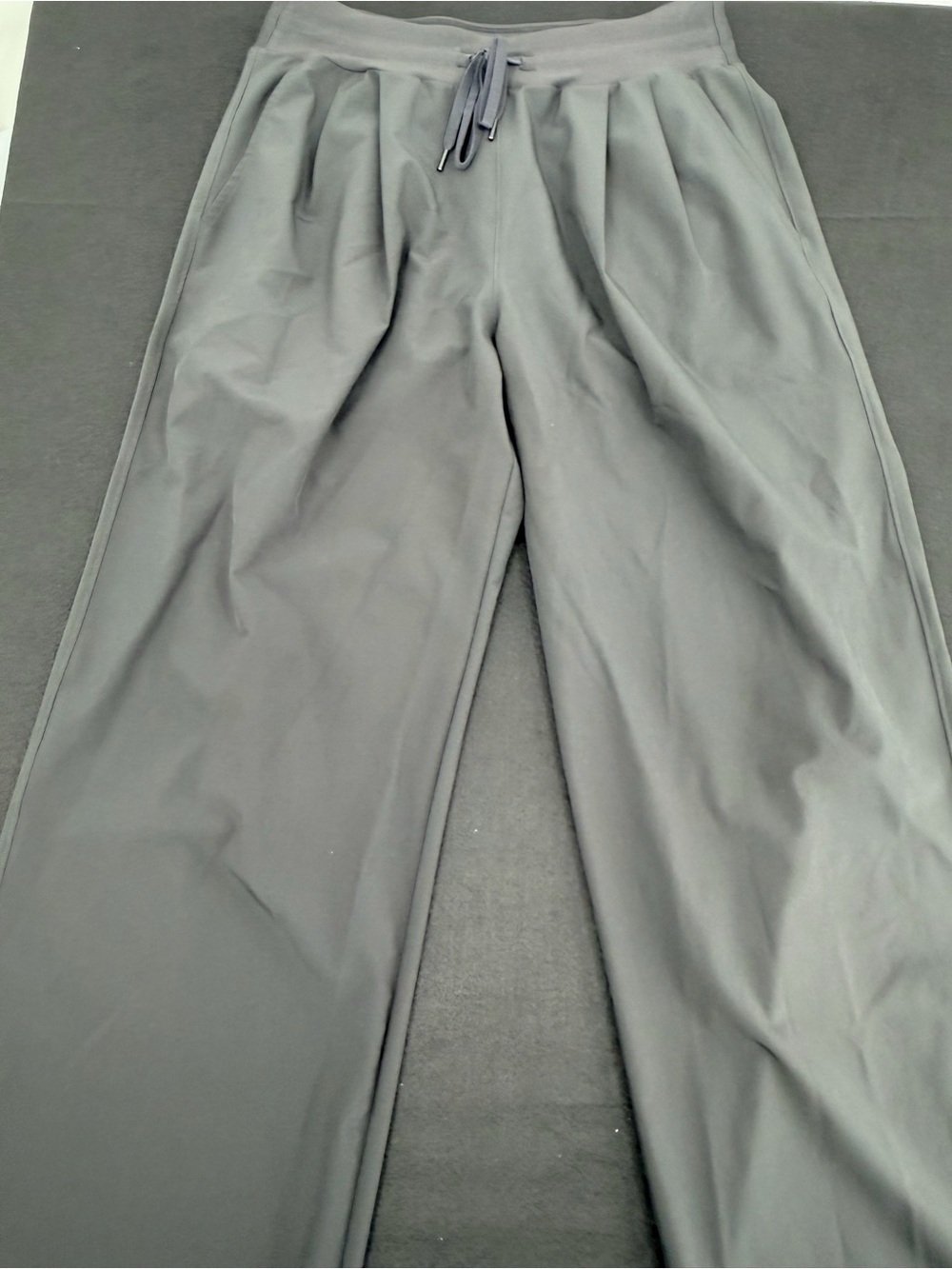 CALIA by Carrie Underwood Charcoal Wide-Leg Pleated Drawstring Trousers